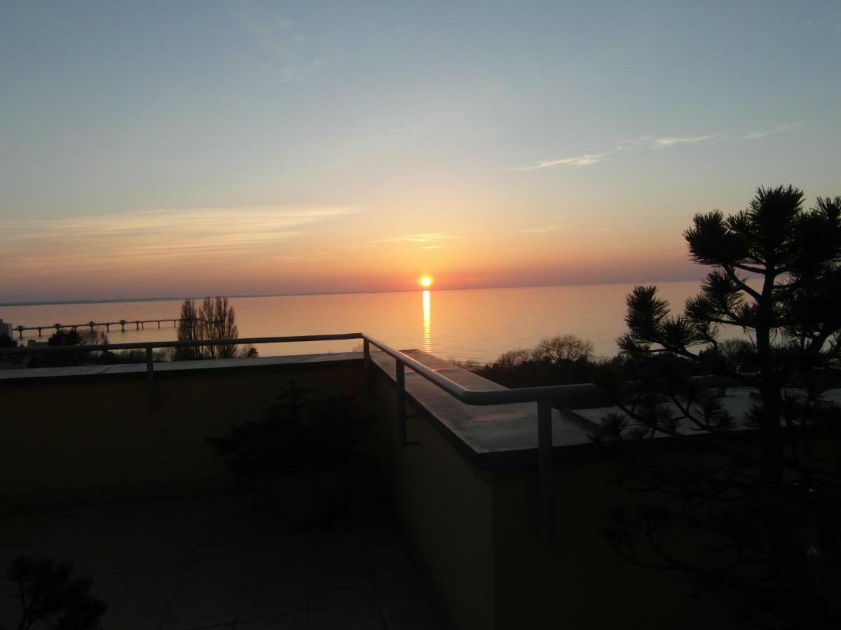 Wolin-Travel Fala Apartamenty Z Widokiem Na Morze ミエンジズドロイェ エクステリア 写真